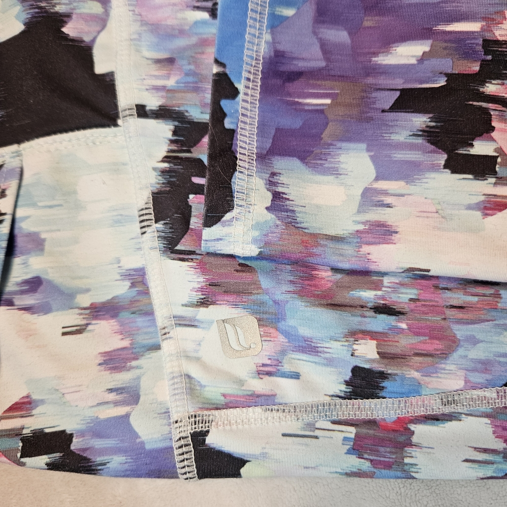 Women's Multicolor Patterned Shorts - Picture 5 of 8